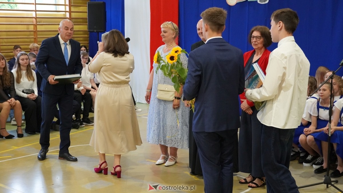 Zakończenie roku szkolnego w SP 3 w Ostrołęce [27.06.2025] - zdjęcie #24 - eOstroleka.pl