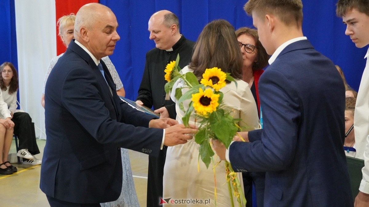 Zakończenie roku szkolnego w SP 3 w Ostrołęce [27.06.2025] - zdjęcie #17 - eOstroleka.pl