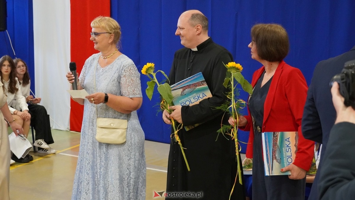 Zakończenie roku szkolnego w SP 3 w Ostrołęce [27.06.2025] - zdjęcie #11 - eOstroleka.pl