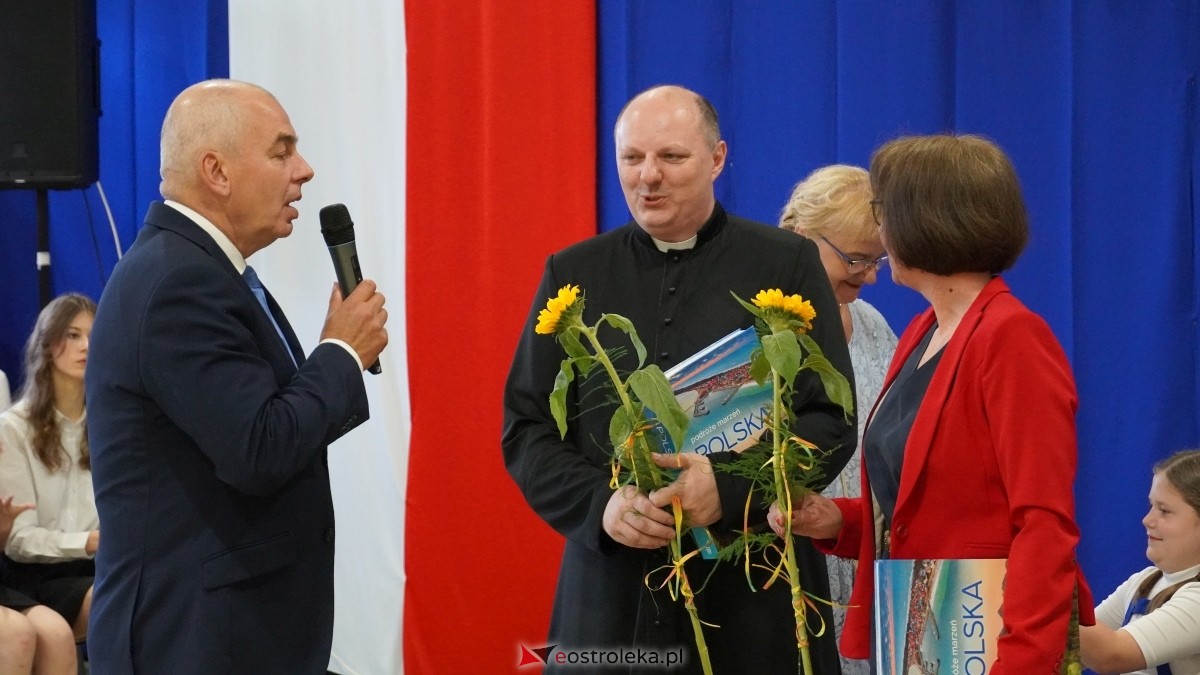 Zakończenie roku szkolnego w SP 3 w Ostrołęce [27.06.2025] - zdjęcie #4 - eOstroleka.pl