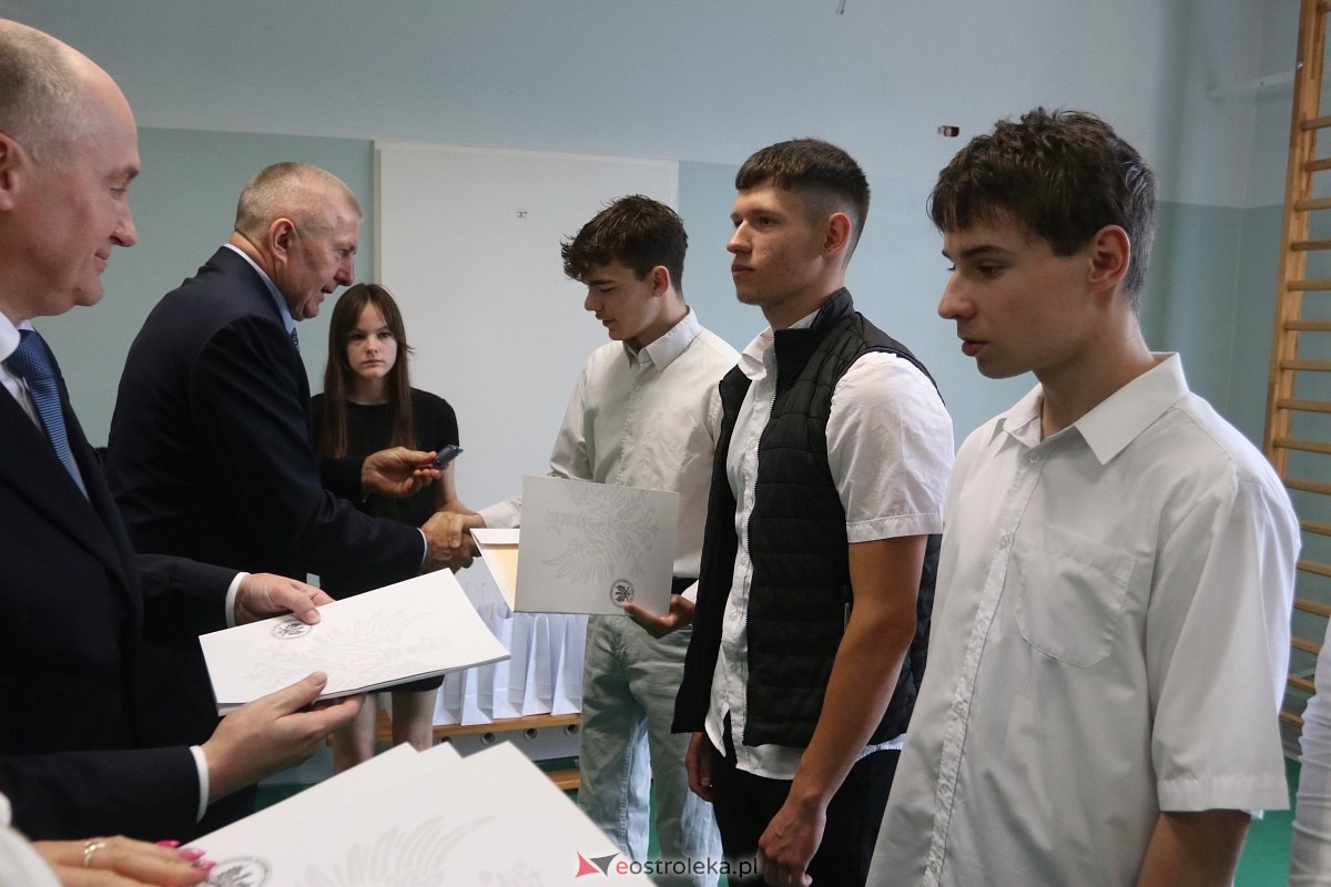 Zakończenie roku szkolnego w ZSZ 1 w Ostrołęce [27.06.2025] - zdjęcie #92 - eOstroleka.pl