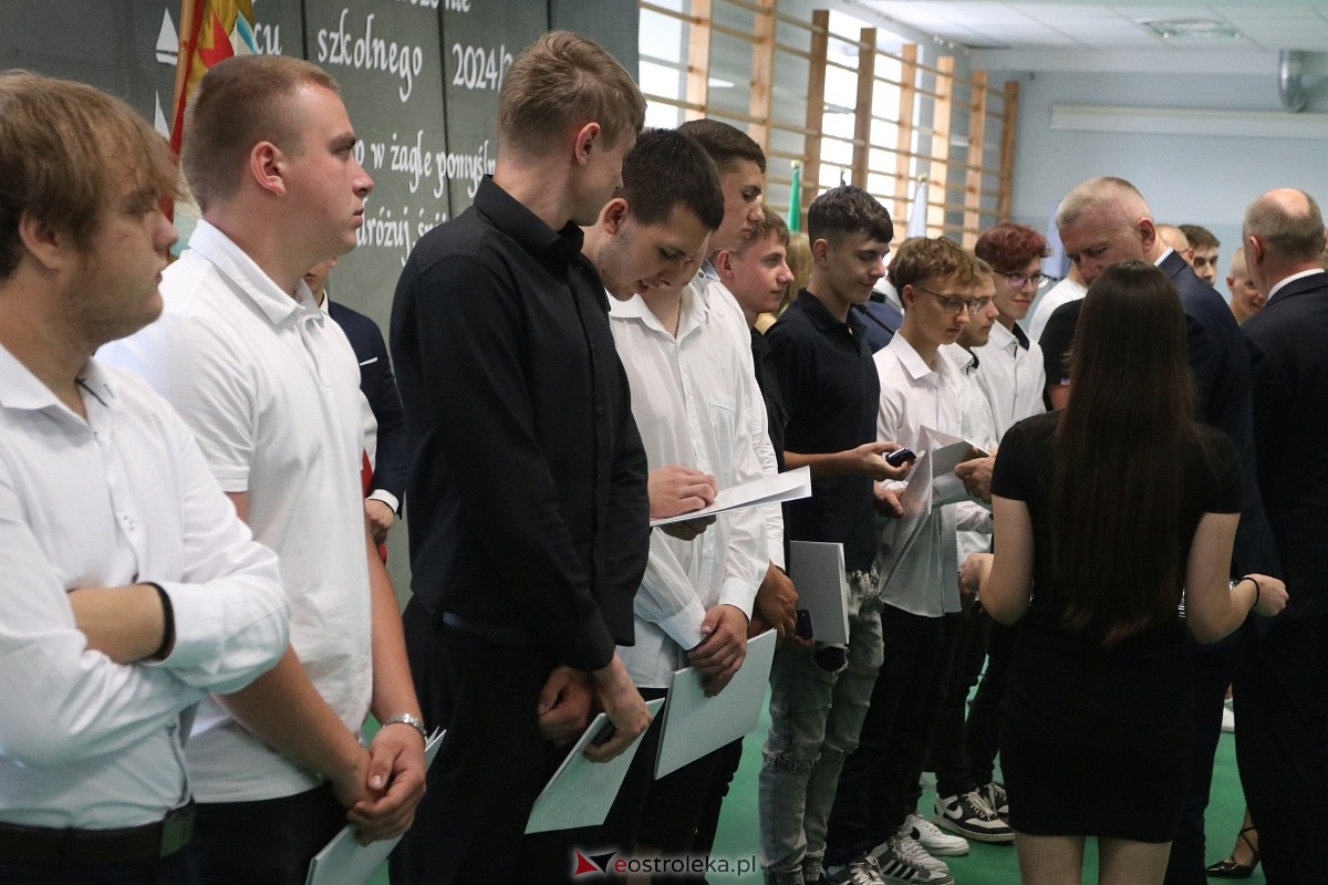 Zakończenie roku szkolnego w ZSZ 1 w Ostrołęce [27.06.2025] - zdjęcie #76 - eOstroleka.pl
