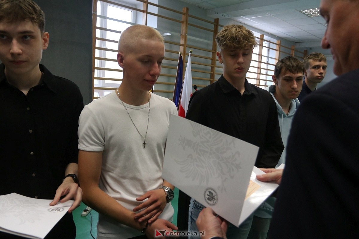 Zakończenie roku szkolnego w ZSZ 1 w Ostrołęce [27.06.2025] - zdjęcie #70 - eOstroleka.pl