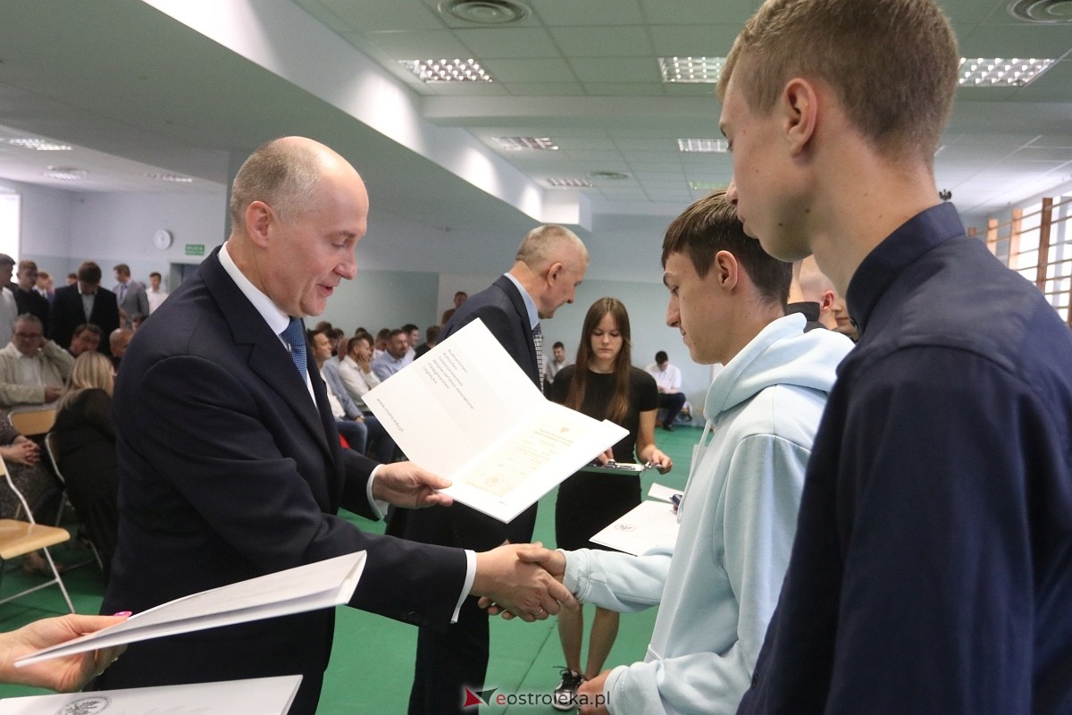 Zakończenie roku szkolnego w ZSZ 1 w Ostrołęce [27.06.2025] - zdjęcie #66 - eOstroleka.pl