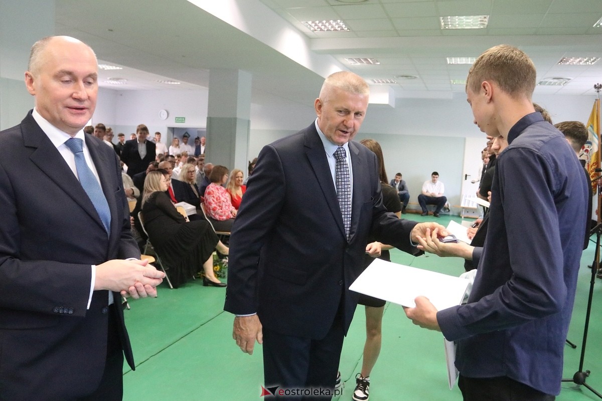 Zakończenie roku szkolnego w ZSZ 1 w Ostrołęce [27.06.2025] - zdjęcie #62 - eOstroleka.pl