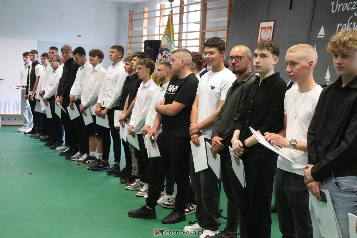 Zakończenie roku szkolnego w ZSZ 1 w Ostrołęce [27.06.2025] - zdjęcie #58 - eOstroleka.pl
