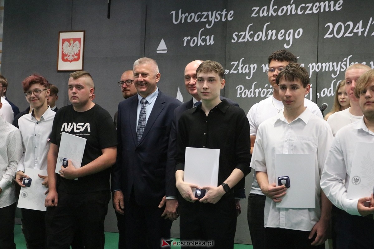 Zakończenie roku szkolnego w ZSZ 1 w Ostrołęce [27.06.2025] - zdjęcie #54 - eOstroleka.pl