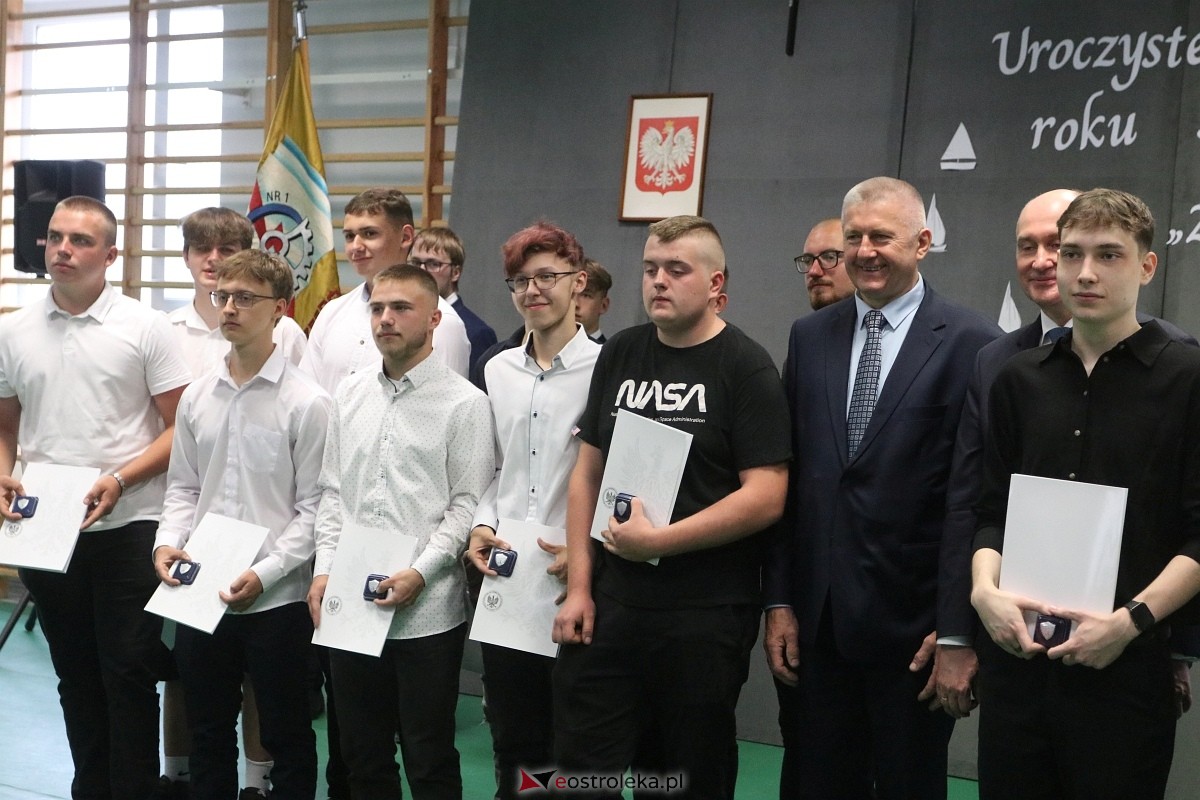Zakończenie roku szkolnego w ZSZ 1 w Ostrołęce [27.06.2025] - zdjęcie #52 - eOstroleka.pl