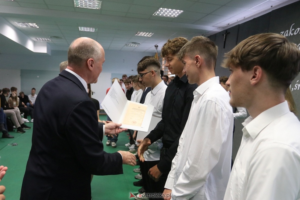 Zakończenie roku szkolnego w ZSZ 1 w Ostrołęce [27.06.2025] - zdjęcie #33 - eOstroleka.pl