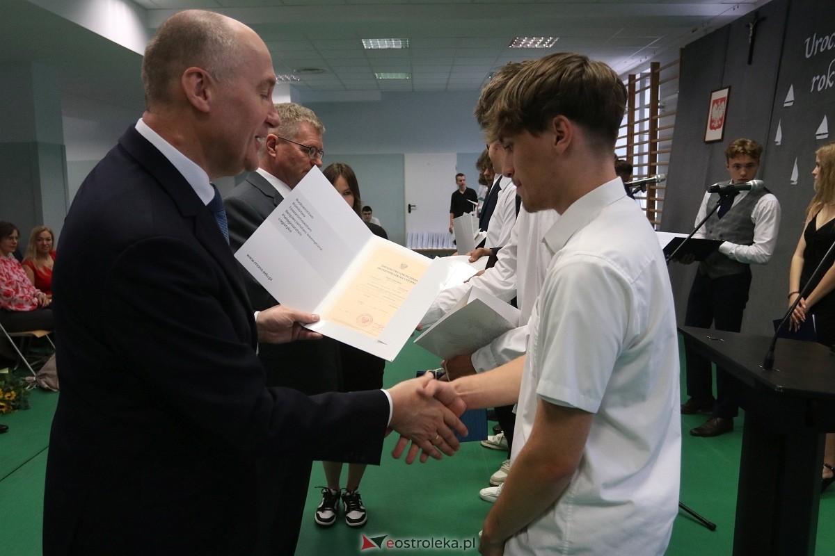 Zakończenie roku szkolnego w ZSZ 1 w Ostrołęce [27.06.2025] - zdjęcie #29 - eOstroleka.pl