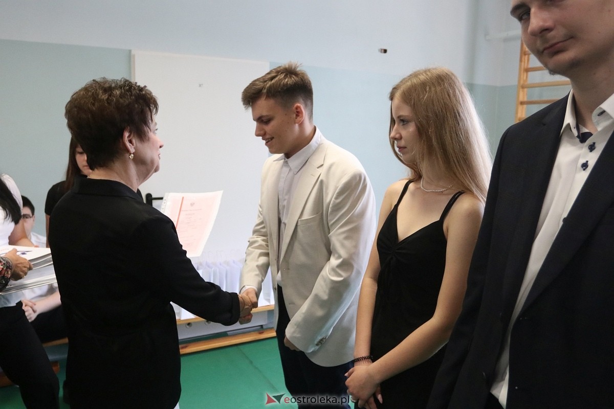Zakończenie roku szkolnego w ZSZ 1 w Ostrołęce [27.06.2025] - zdjęcie #27 - eOstroleka.pl