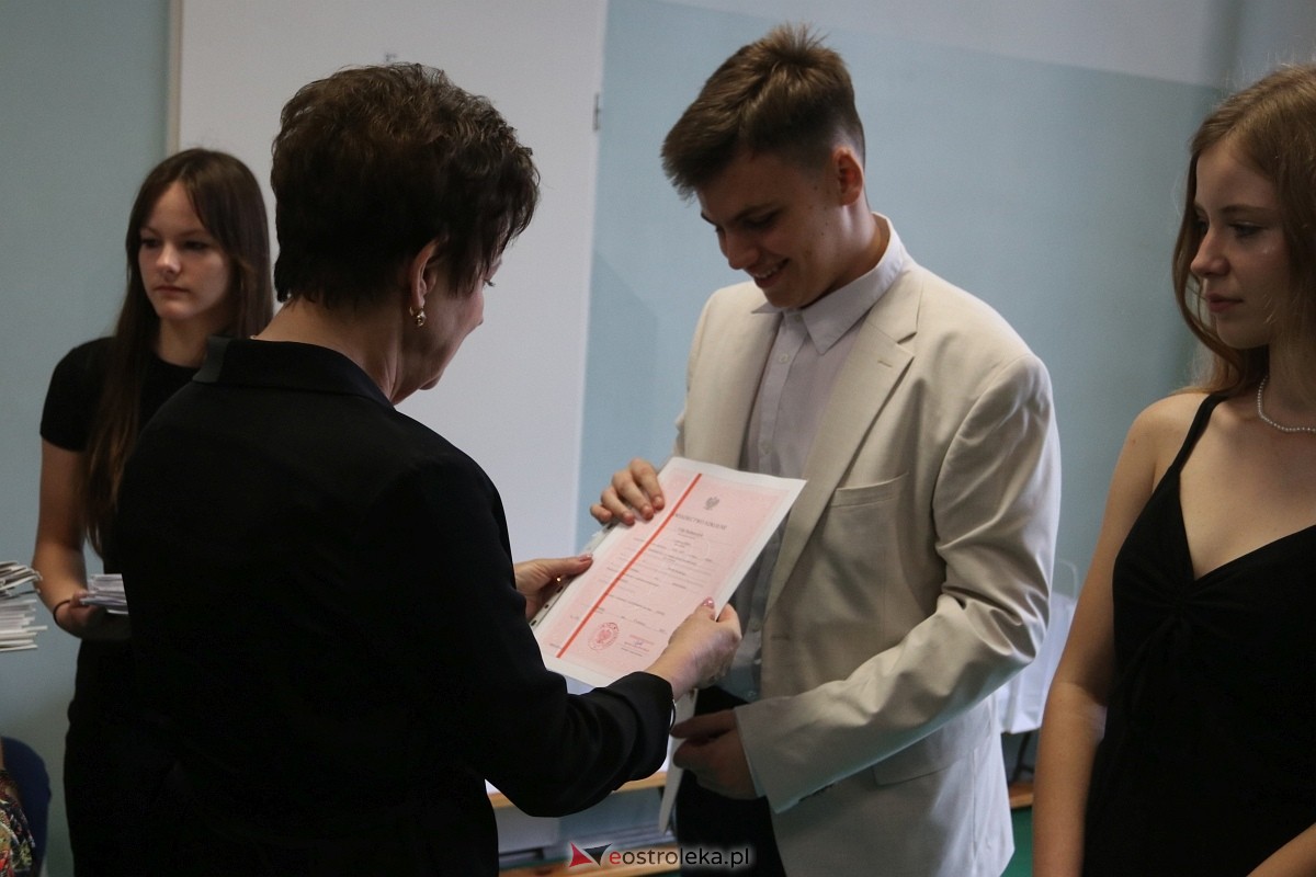 Zakończenie roku szkolnego w ZSZ 1 w Ostrołęce [27.06.2025] - zdjęcie #26 - eOstroleka.pl