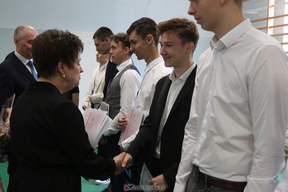 Zakończenie roku szkolnego w ZSZ 1 w Ostrołęce [27.06.2025] - zdjęcie #21 - eOstroleka.pl