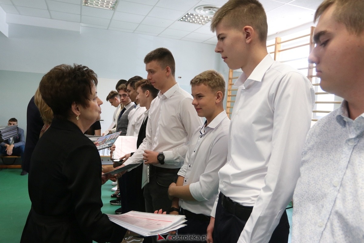 Zakończenie roku szkolnego w ZSZ 1 w Ostrołęce [27.06.2025] - zdjęcie #19 - eOstroleka.pl