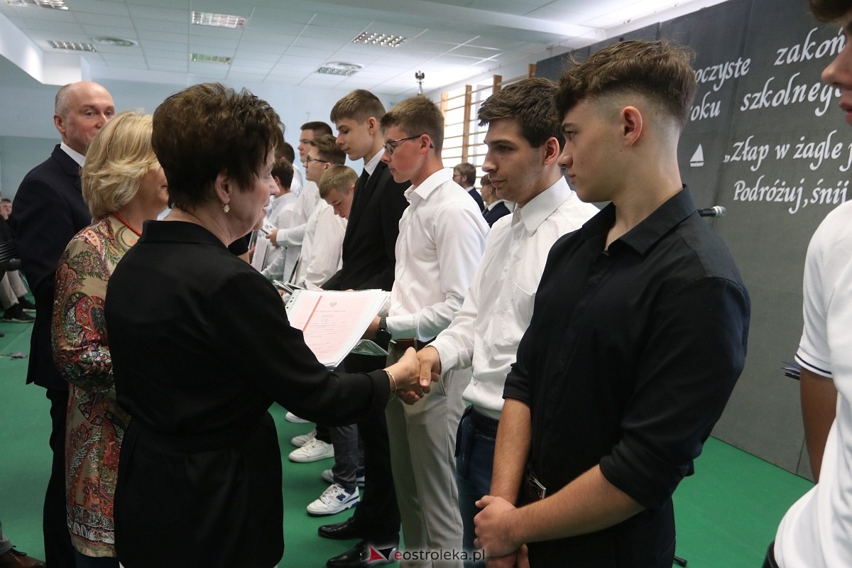 Zakończenie roku szkolnego w ZSZ 1 w Ostrołęce [27.06.2025] - zdjęcie #17 - eOstroleka.pl