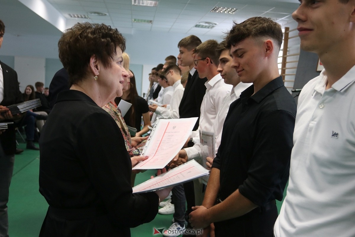 Zakończenie roku szkolnego w ZSZ 1 w Ostrołęce [27.06.2025] - zdjęcie #12 - eOstroleka.pl