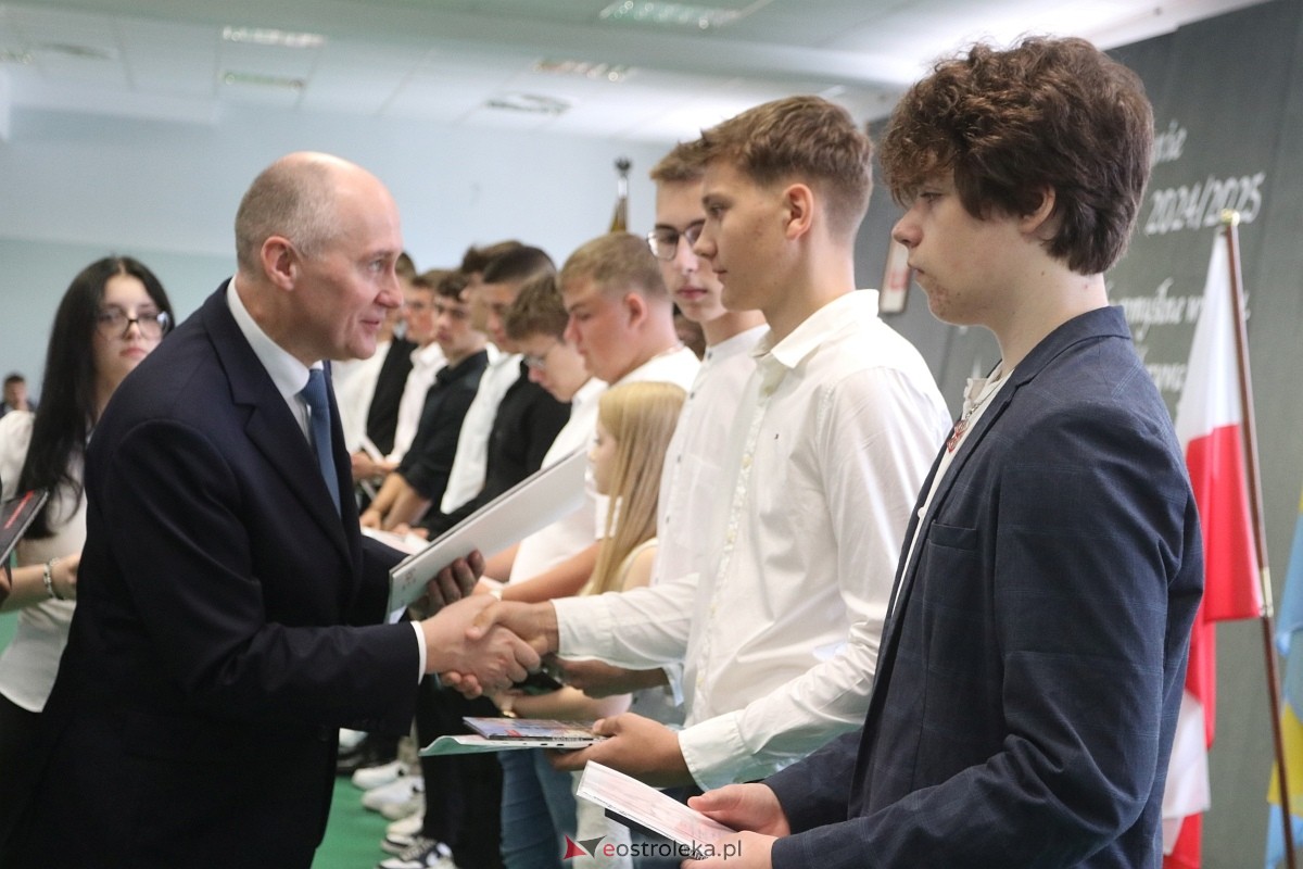 Zakończenie roku szkolnego w ZSZ 1 w Ostrołęce [27.06.2025] - zdjęcie #3 - eOstroleka.pl