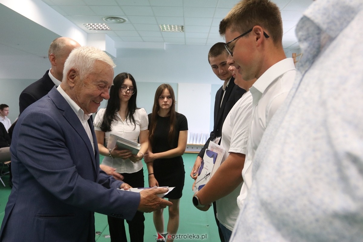 Zakończenie roku szkolnego w ZSZ 1 w Ostrołęce [27.06.2025] - zdjęcie #85 - eOstroleka.pl
