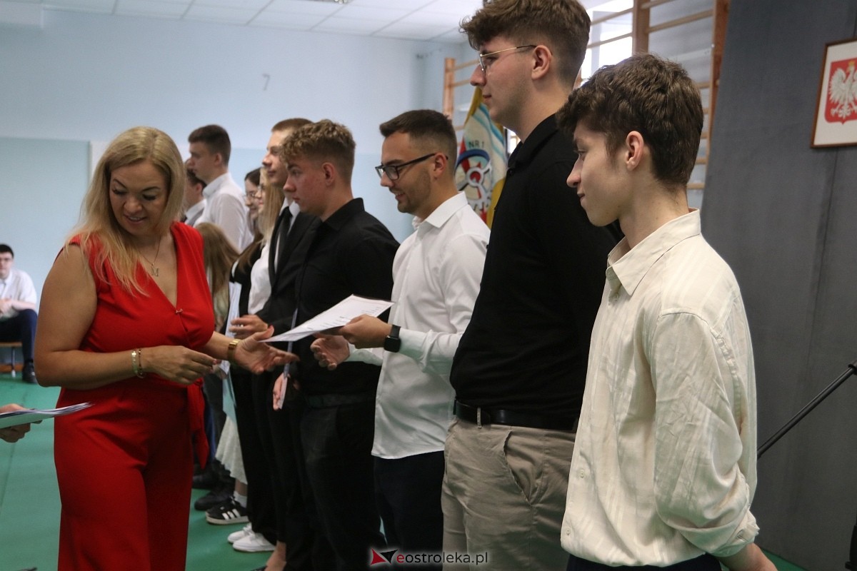 Zakończenie roku szkolnego w ZSZ 1 w Ostrołęce [27.06.2025] - zdjęcie #83 - eOstroleka.pl