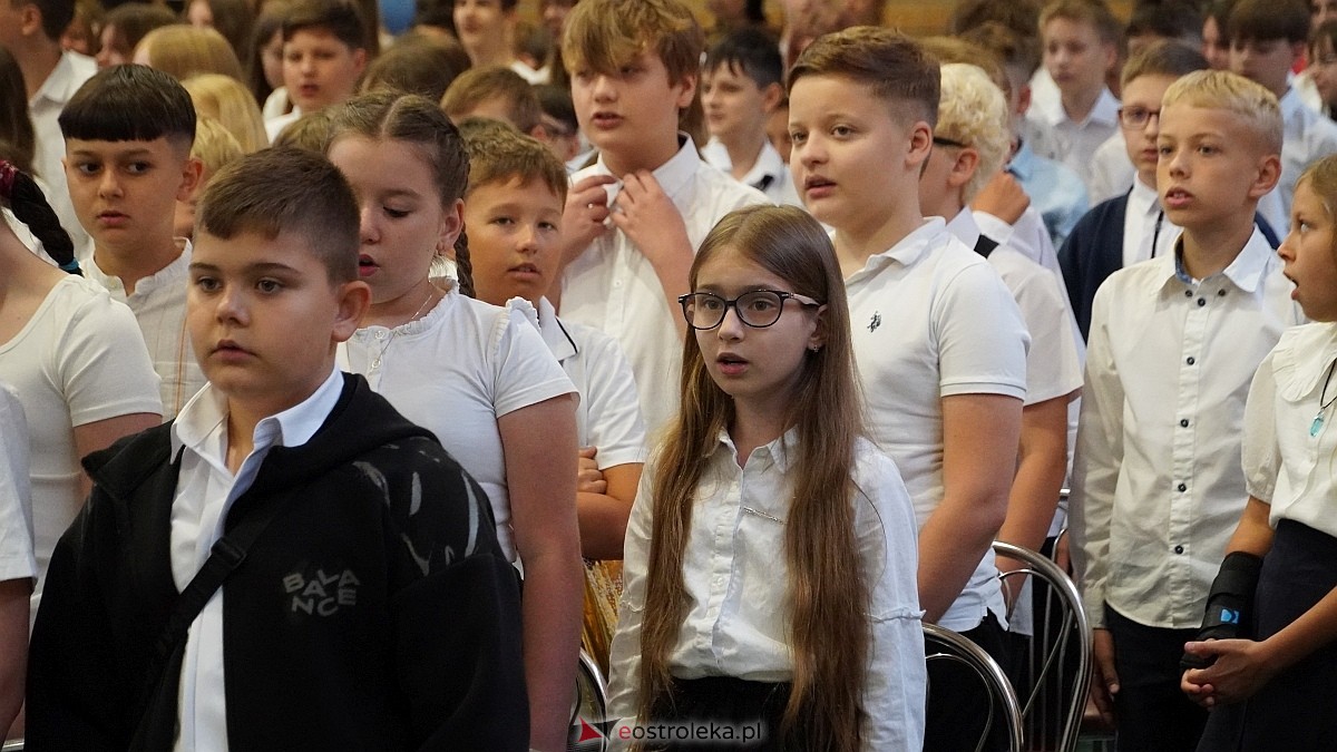 Zakończenie roku szkolnego w Szkole Podstawowej nr 5 im. Zofii Niedziałkowskiej w Ostrołęce [27.06.2025] - zdjęcie #226 - eOstroleka.pl