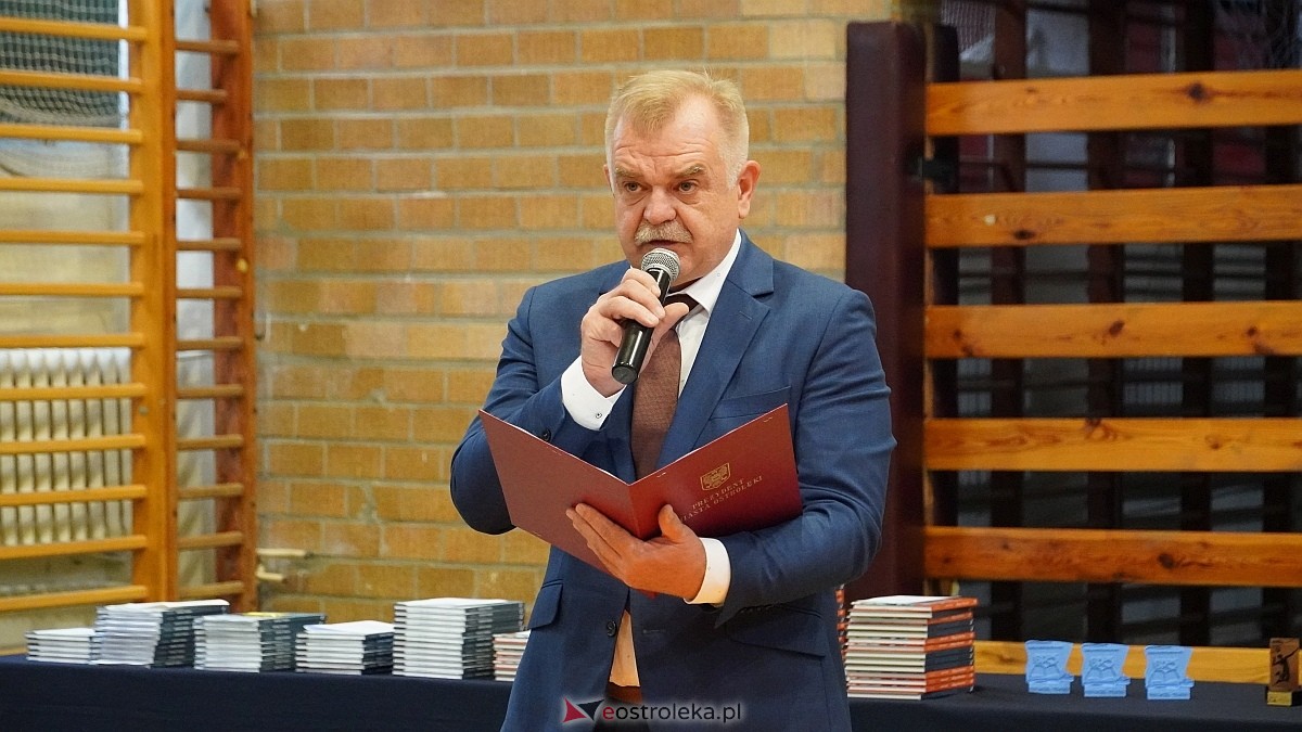 Zakończenie roku szkolnego w Szkole Podstawowej nr 5 im. Zofii Niedziałkowskiej w Ostrołęce [27.06.2025] - zdjęcie #219 - eOstroleka.pl
