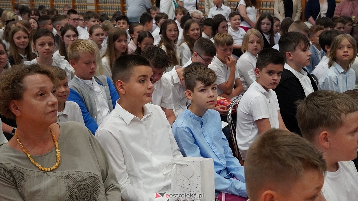Zakończenie roku szkolnego w Szkole Podstawowej nr 5 im. Zofii Niedziałkowskiej w Ostrołęce [27.06.2025] - zdjęcie #215 - eOstroleka.pl