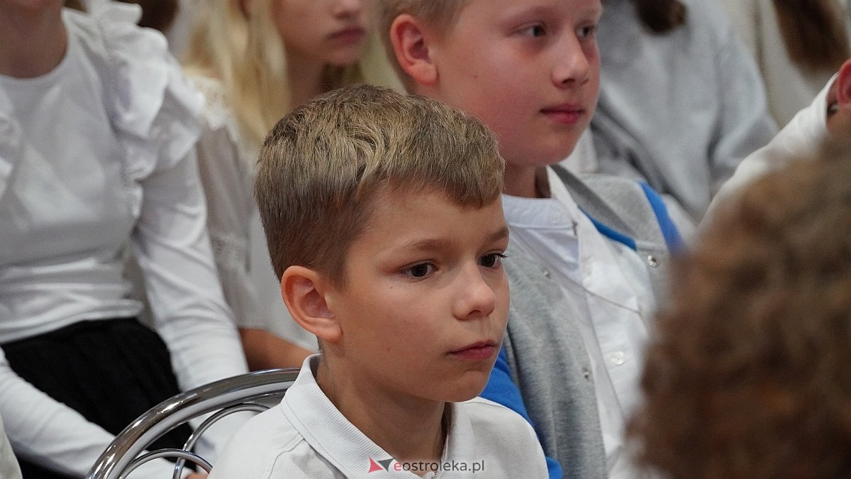 Zakończenie roku szkolnego w Szkole Podstawowej nr 5 im. Zofii Niedziałkowskiej w Ostrołęce [27.06.2025] - zdjęcie #209 - eOstroleka.pl