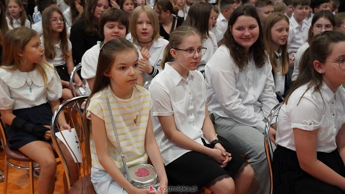 Zakończenie roku szkolnego w Szkole Podstawowej nr 5 im. Zofii Niedziałkowskiej w Ostrołęce [27.06.2025] - zdjęcie #205 - eOstroleka.pl