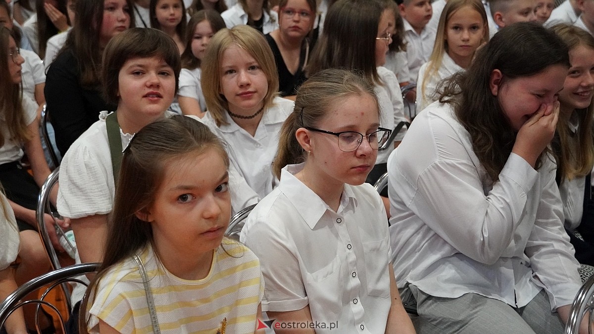 Zakończenie roku szkolnego w Szkole Podstawowej nr 5 im. Zofii Niedziałkowskiej w Ostrołęce [27.06.2025] - zdjęcie #197 - eOstroleka.pl