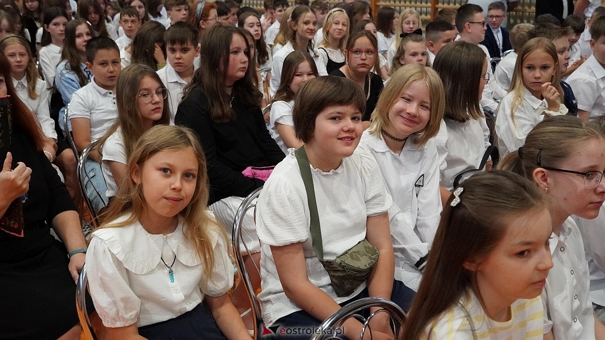 Zakończenie roku szkolnego w Szkole Podstawowej nr 5 im. Zofii Niedziałkowskiej w Ostrołęce [27.06.2025] - zdjęcie #195 - eOstroleka.pl