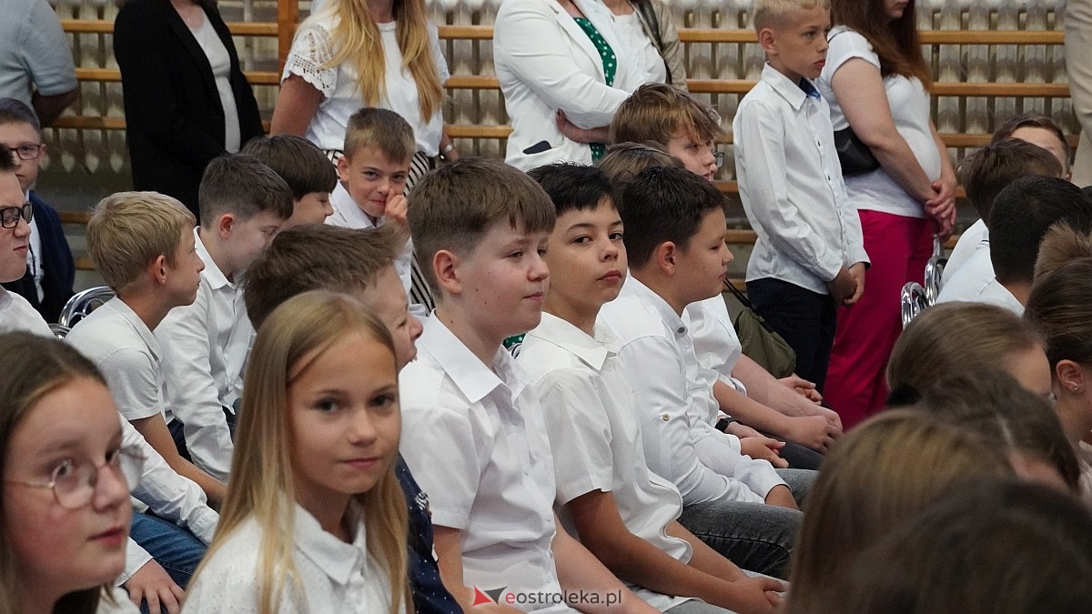 Zakończenie roku szkolnego w Szkole Podstawowej nr 5 im. Zofii Niedziałkowskiej w Ostrołęce [27.06.2025] - zdjęcie #193 - eOstroleka.pl