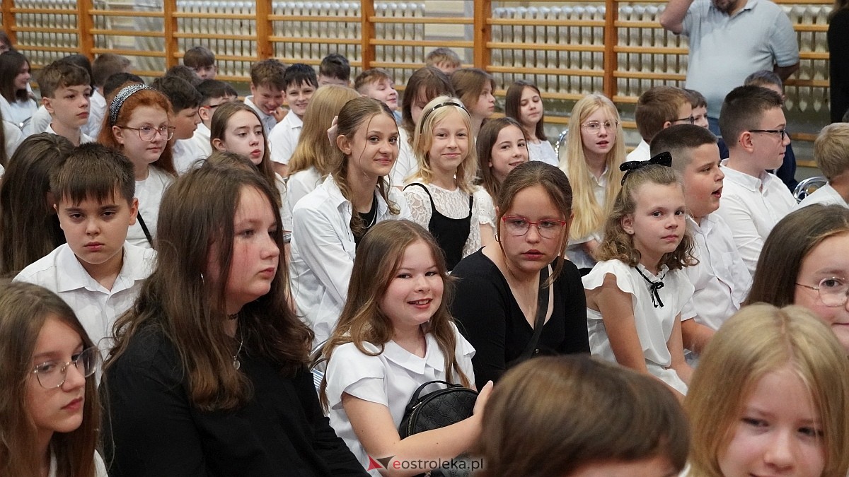 Zakończenie roku szkolnego w Szkole Podstawowej nr 5 im. Zofii Niedziałkowskiej w Ostrołęce [27.06.2025] - zdjęcie #191 - eOstroleka.pl
