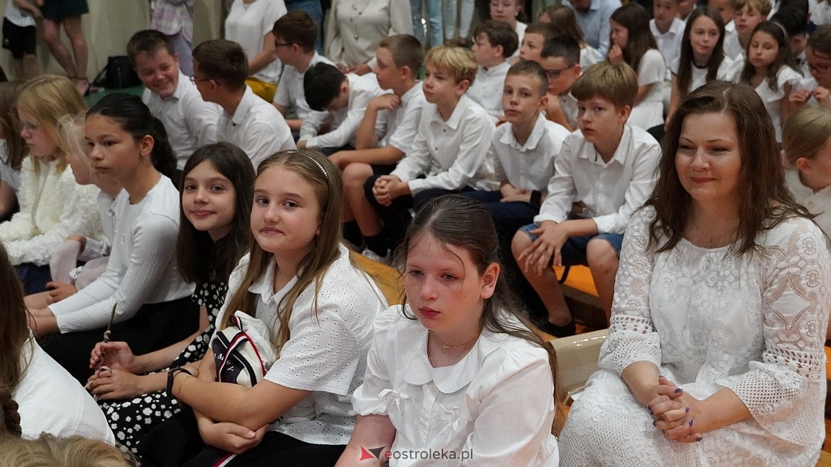 Zakończenie roku szkolnego w Szkole Podstawowej nr 5 im. Zofii Niedziałkowskiej w Ostrołęce [27.06.2025] - zdjęcie #175 - eOstroleka.pl