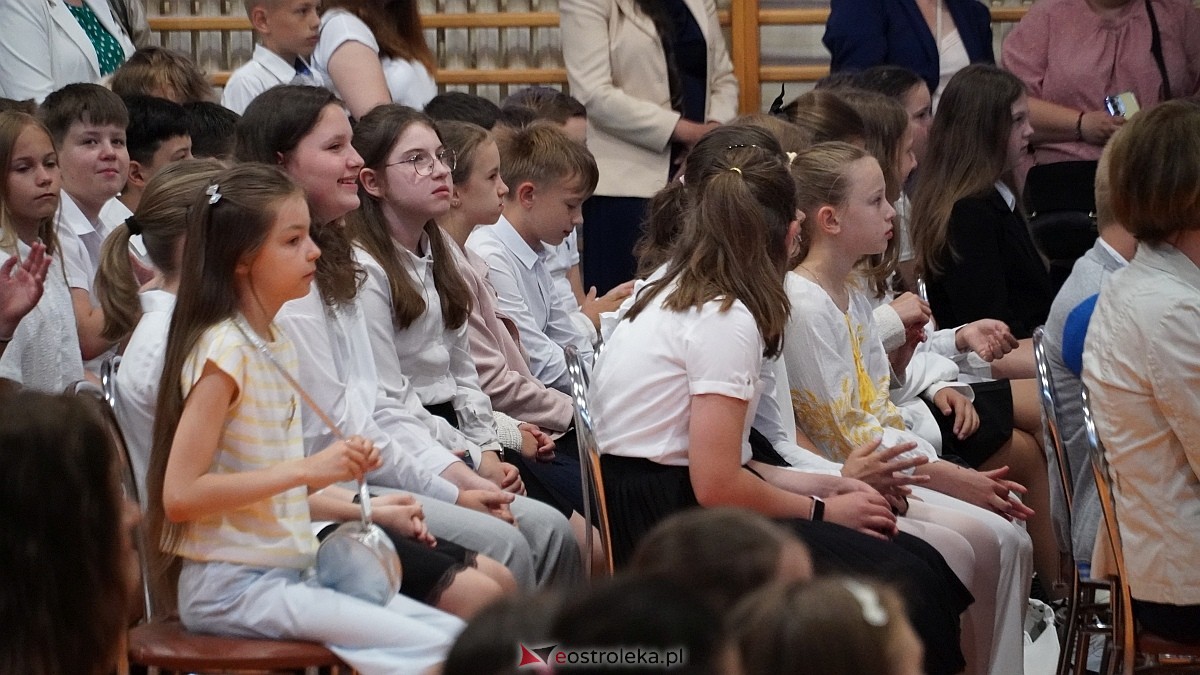 Zakończenie roku szkolnego w Szkole Podstawowej nr 5 im. Zofii Niedziałkowskiej w Ostrołęce [27.06.2025] - zdjęcie #128 - eOstroleka.pl