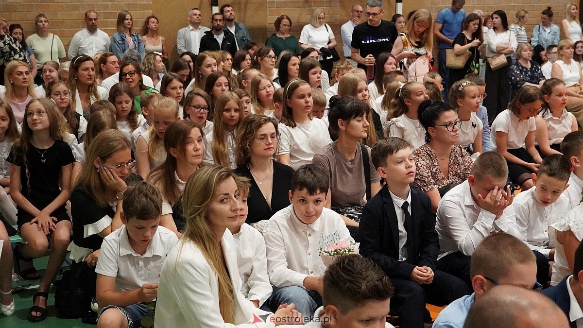 Zakończenie roku szkolnego w Szkole Podstawowej nr 5 im. Zofii Niedziałkowskiej w Ostrołęce [27.06.2025] - zdjęcie #108 - eOstroleka.pl