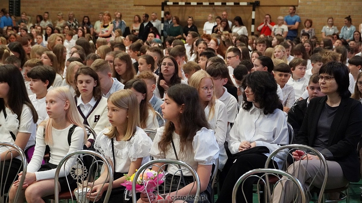 Zakończenie roku szkolnego w Szkole Podstawowej nr 5 im. Zofii Niedziałkowskiej w Ostrołęce [27.06.2025] - zdjęcie #218 - eOstroleka.pl