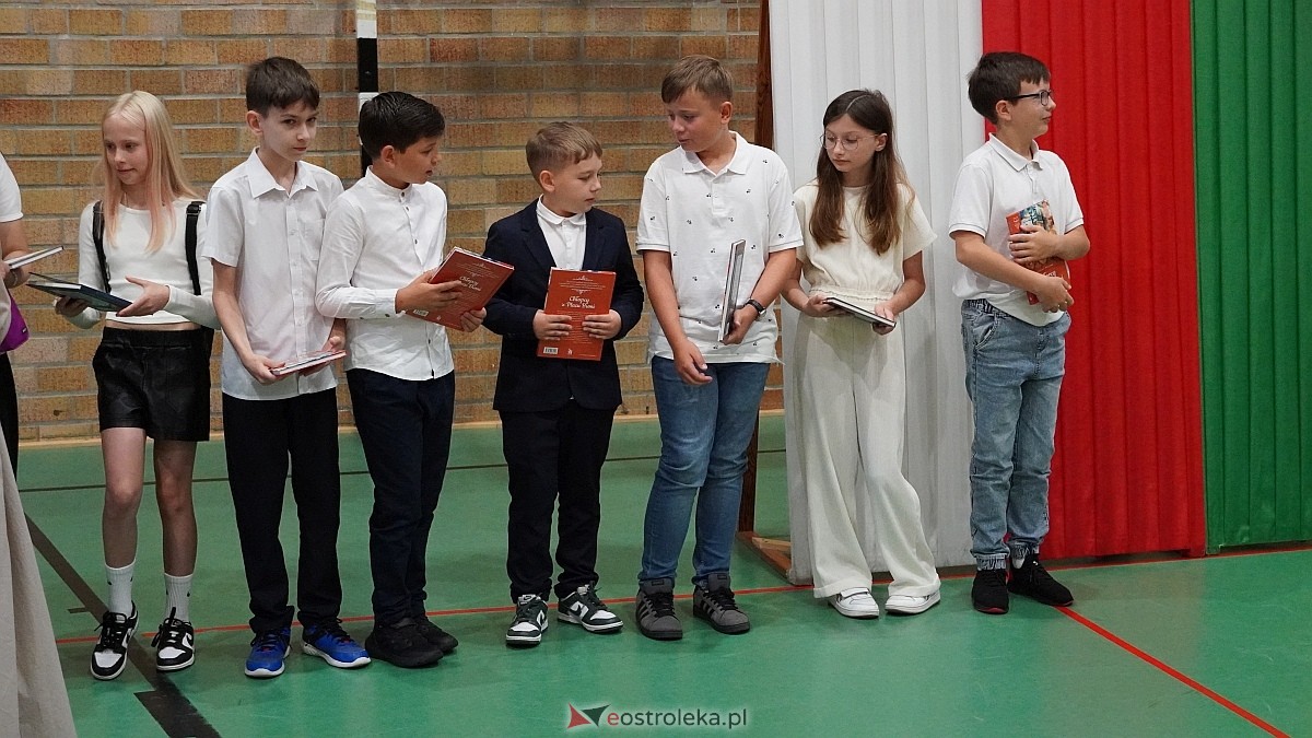 Zakończenie roku szkolnego w Szkole Podstawowej nr 5 im. Zofii Niedziałkowskiej w Ostrołęce [27.06.2025] - zdjęcie #176 - eOstroleka.pl