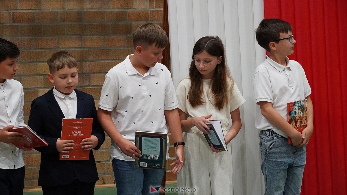 Zakończenie roku szkolnego w Szkole Podstawowej nr 5 im. Zofii Niedziałkowskiej w Ostrołęce [27.06.2025] - zdjęcie #173 - eOstroleka.pl