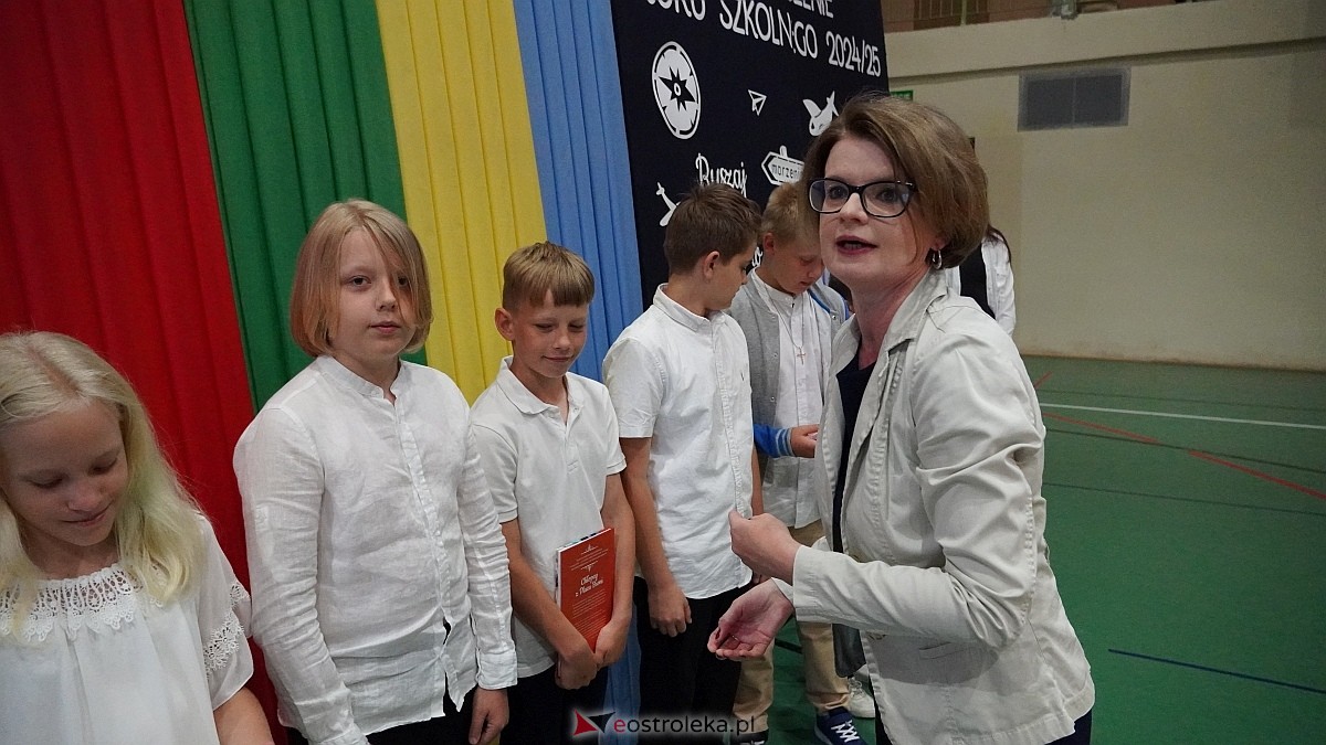 Zakończenie roku szkolnego w Szkole Podstawowej nr 5 im. Zofii Niedziałkowskiej w Ostrołęce [27.06.2025] - zdjęcie #155 - eOstroleka.pl