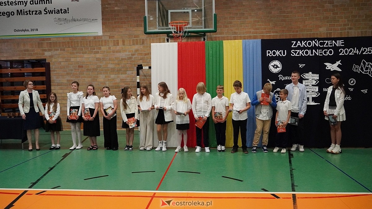 Zakończenie roku szkolnego w Szkole Podstawowej nr 5 im. Zofii Niedziałkowskiej w Ostrołęce [27.06.2025] - zdjęcie #117 - eOstroleka.pl
