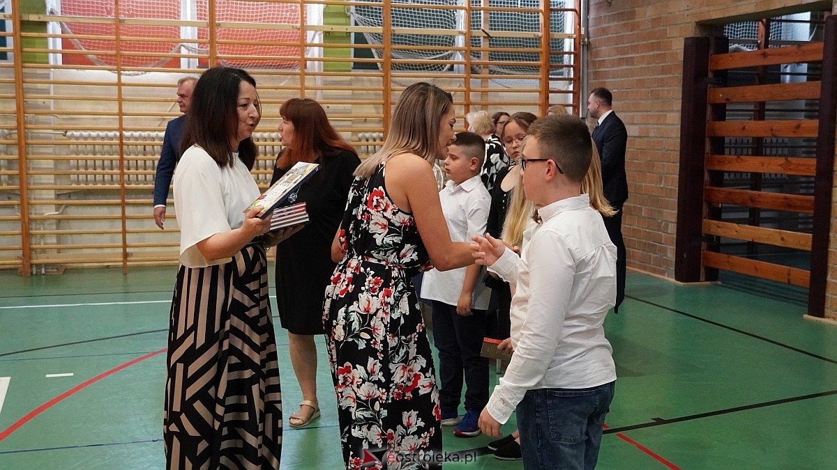 Zakończenie roku szkolnego w Szkole Podstawowej nr 5 im. Zofii Niedziałkowskiej w Ostrołęce [27.06.2025] - zdjęcie #57 - eOstroleka.pl