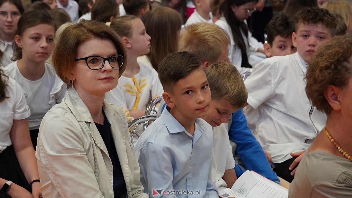 Zakończenie roku szkolnego w Szkole Podstawowej nr 5 im. Zofii Niedziałkowskiej w Ostrołęce [27.06.2025] - zdjęcie #180 - eOstroleka.pl