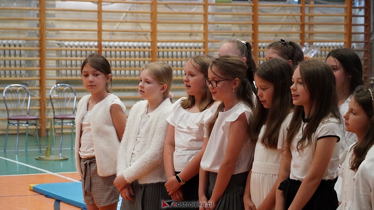 Zakończenie roku szkolnego w Szkole Podstawowej nr 5 im. Zofii Niedziałkowskiej w Ostrołęce [27.06.2025] - zdjęcie #171 - eOstroleka.pl
