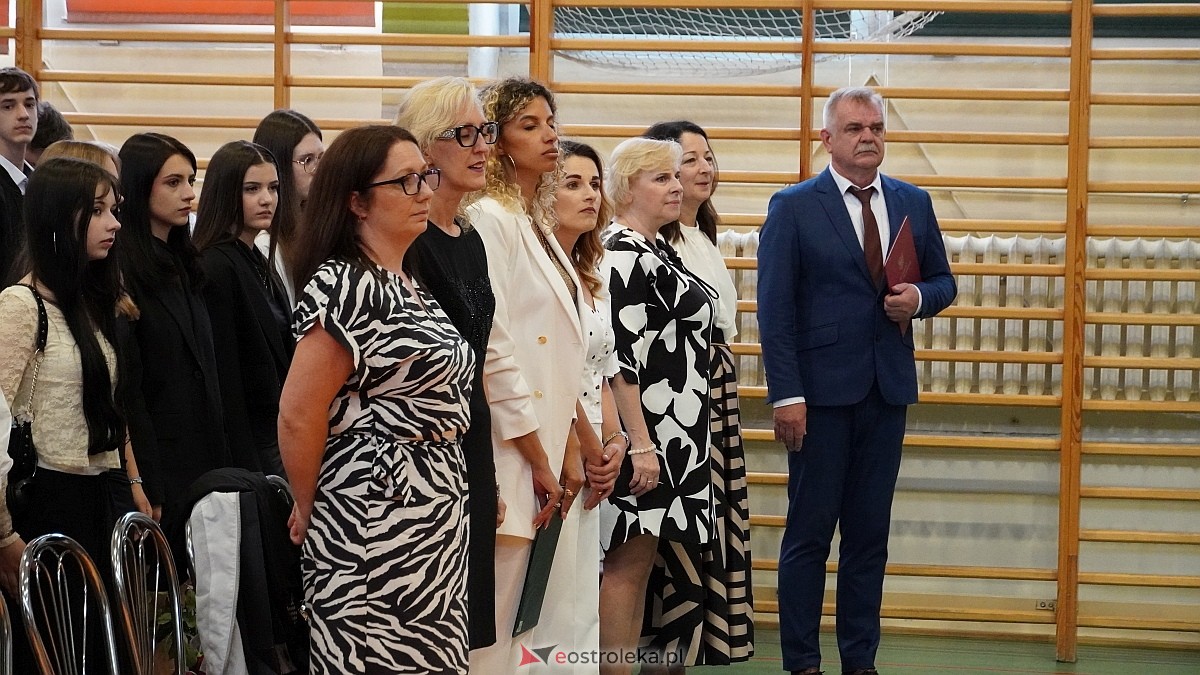 Zakończenie roku szkolnego w Szkole Podstawowej nr 5 im. Zofii Niedziałkowskiej w Ostrołęce [27.06.2025] - zdjęcie #151 - eOstroleka.pl