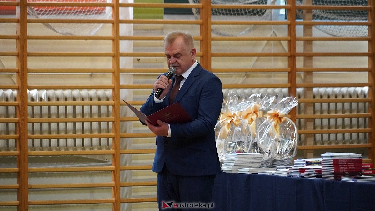 Zakończenie roku szkolnego w Szkole Podstawowej nr 5 im. Zofii Niedziałkowskiej w Ostrołęce [27.06.2025] - zdjęcie #114 - eOstroleka.pl