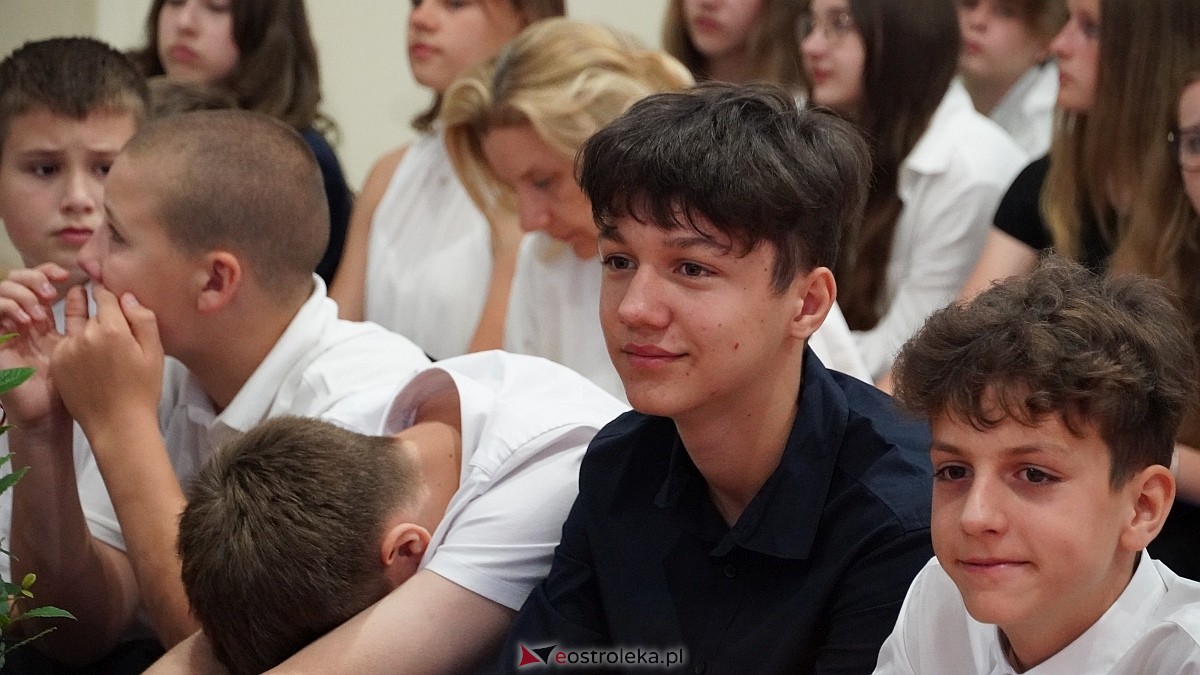 Zakończenie roku szkolnego w Szkole Podstawowej nr 5 im. Zofii Niedziałkowskiej w Ostrołęce [27.06.2025] - zdjęcie #82 - eOstroleka.pl