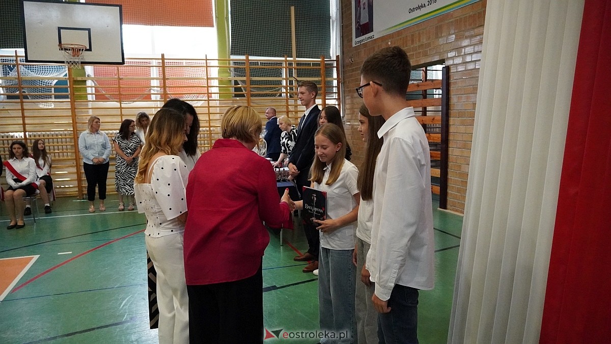Zakończenie roku szkolnego w Szkole Podstawowej nr 5 im. Zofii Niedziałkowskiej w Ostrołęce [27.06.2025] - zdjęcie #46 - eOstroleka.pl