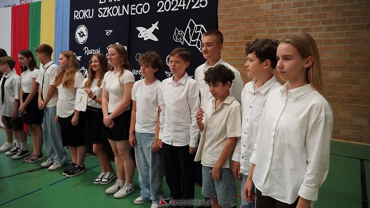 Zakończenie roku szkolnego w Szkole Podstawowej nr 5 im. Zofii Niedziałkowskiej w Ostrołęce [27.06.2025] - zdjęcie #14 - eOstroleka.pl