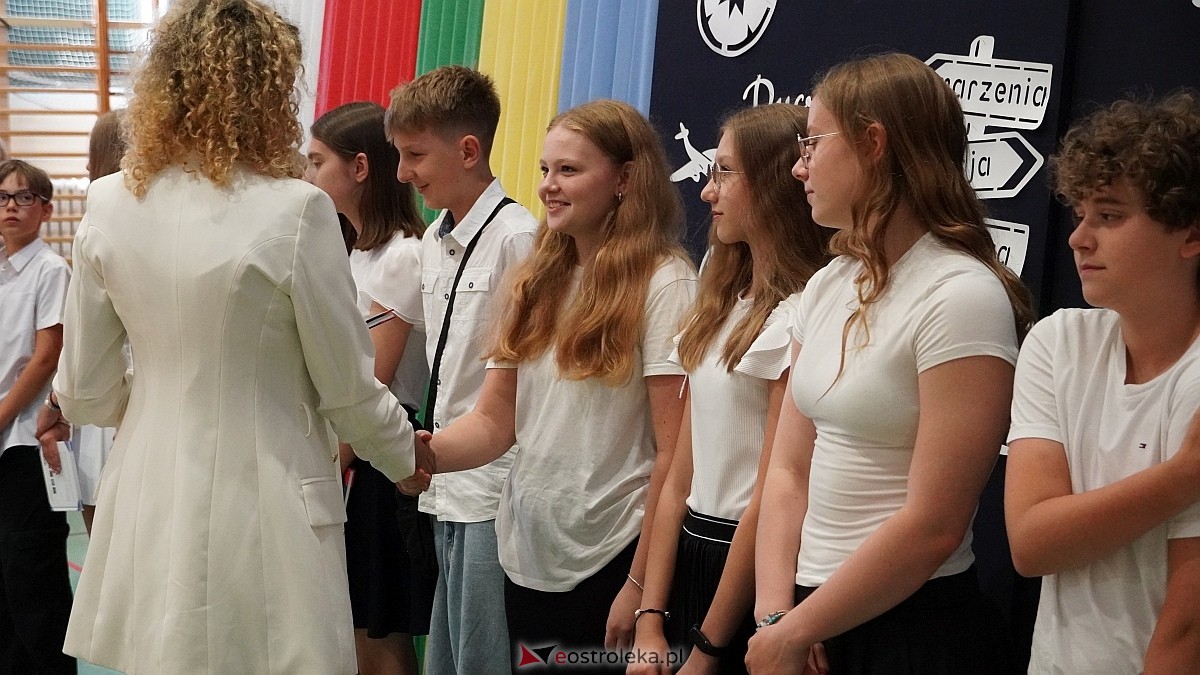 Zakończenie roku szkolnego w Szkole Podstawowej nr 5 im. Zofii Niedziałkowskiej w Ostrołęce [27.06.2025] - zdjęcie #131 - eOstroleka.pl