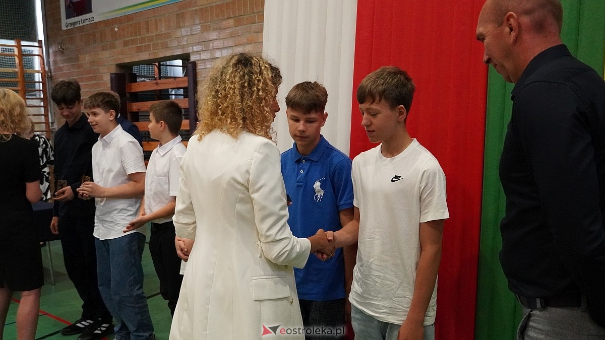 Zakończenie roku szkolnego w Szkole Podstawowej nr 5 im. Zofii Niedziałkowskiej w Ostrołęce [27.06.2025] - zdjęcie #95 - eOstroleka.pl